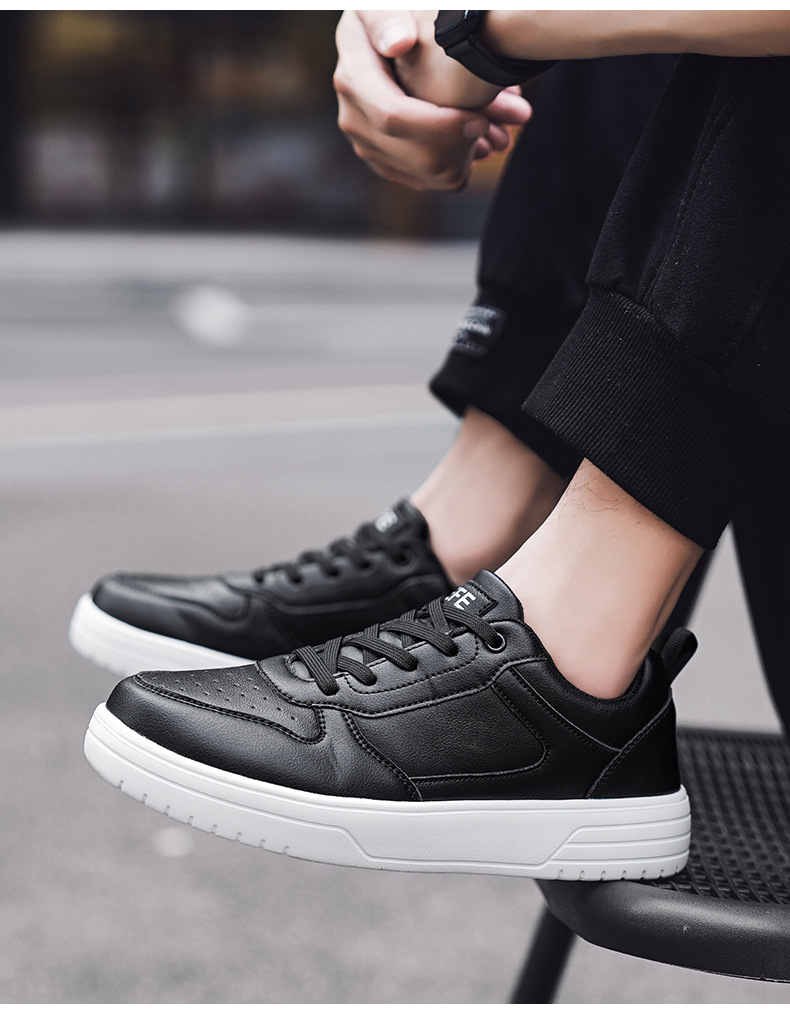 Men's Classic White Low-Top Sneakers Image 3